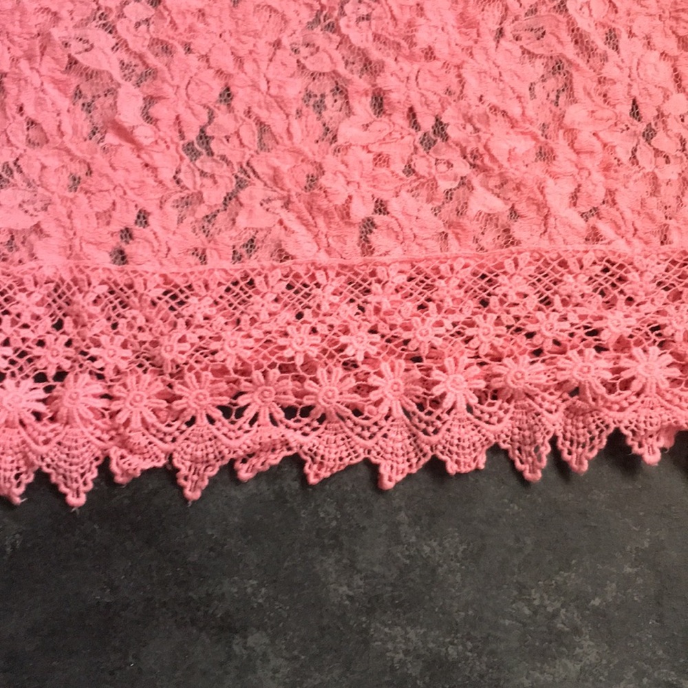 Pink lace flower shirt - Picture 4 of 4